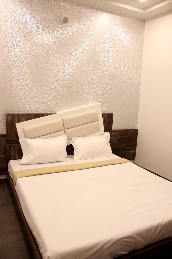 Hotel Vrinda Latur ภายนอก รูปภาพ